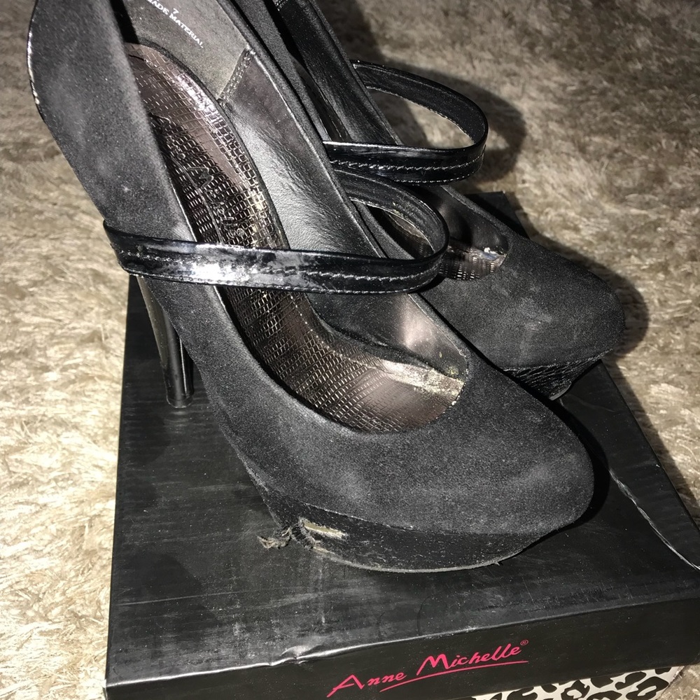 Heels - Picture 4 of 4
